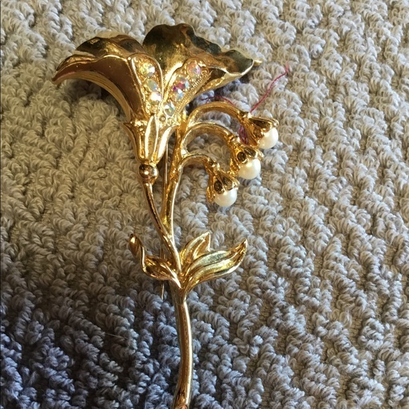Lilly brooch with pearl Lillies of the valley. - Picture 2 of 3